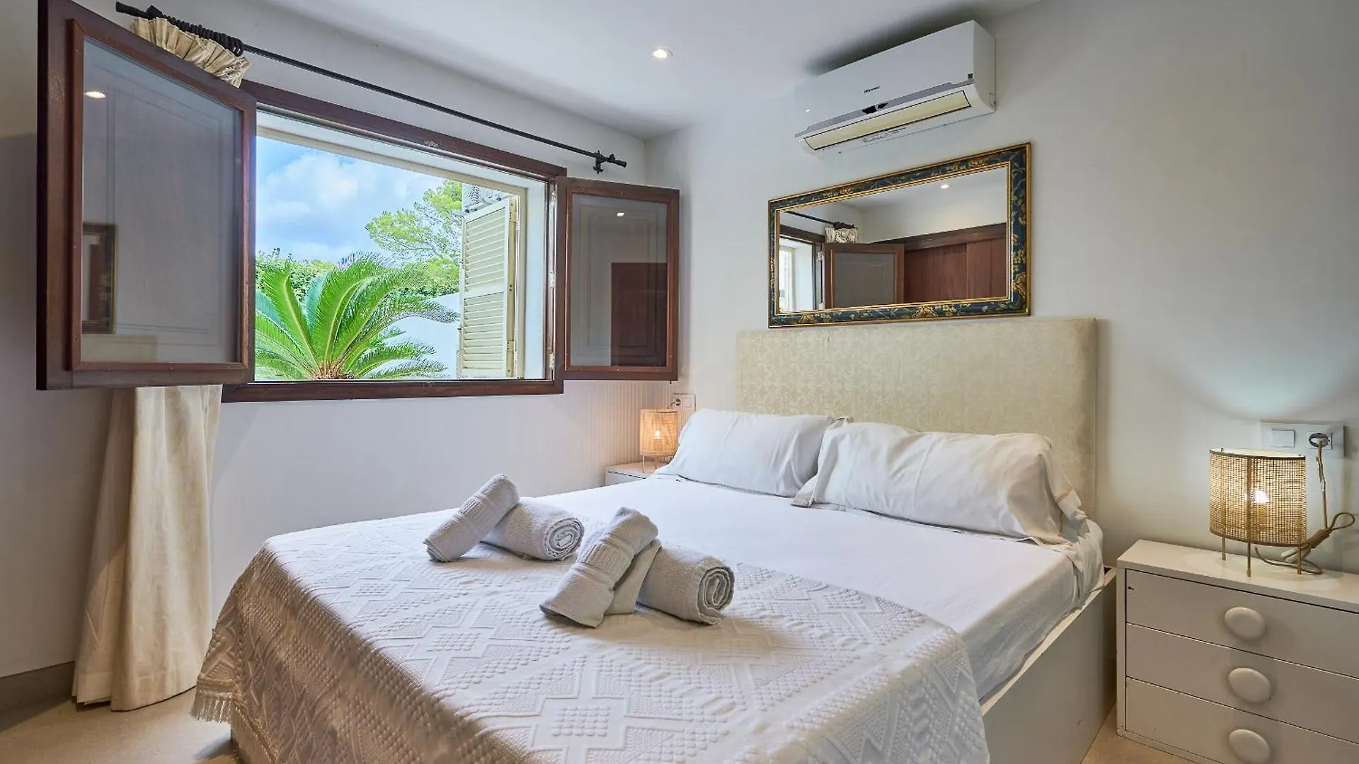 펜션 Villa Hibiscus 포엔샤 항구